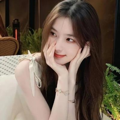 一线女星被曝素颜现身菜市场，凌晨豪宅门口画面流出